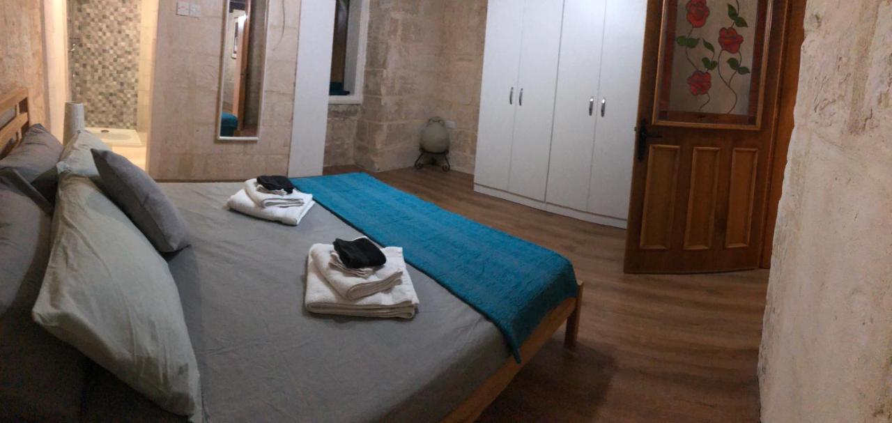 Floriana Cosy Townhouse Daire Dış mekan fotoğraf