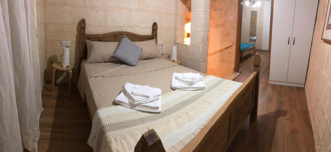 Floriana Cosy Townhouse Daire Dış mekan fotoğraf