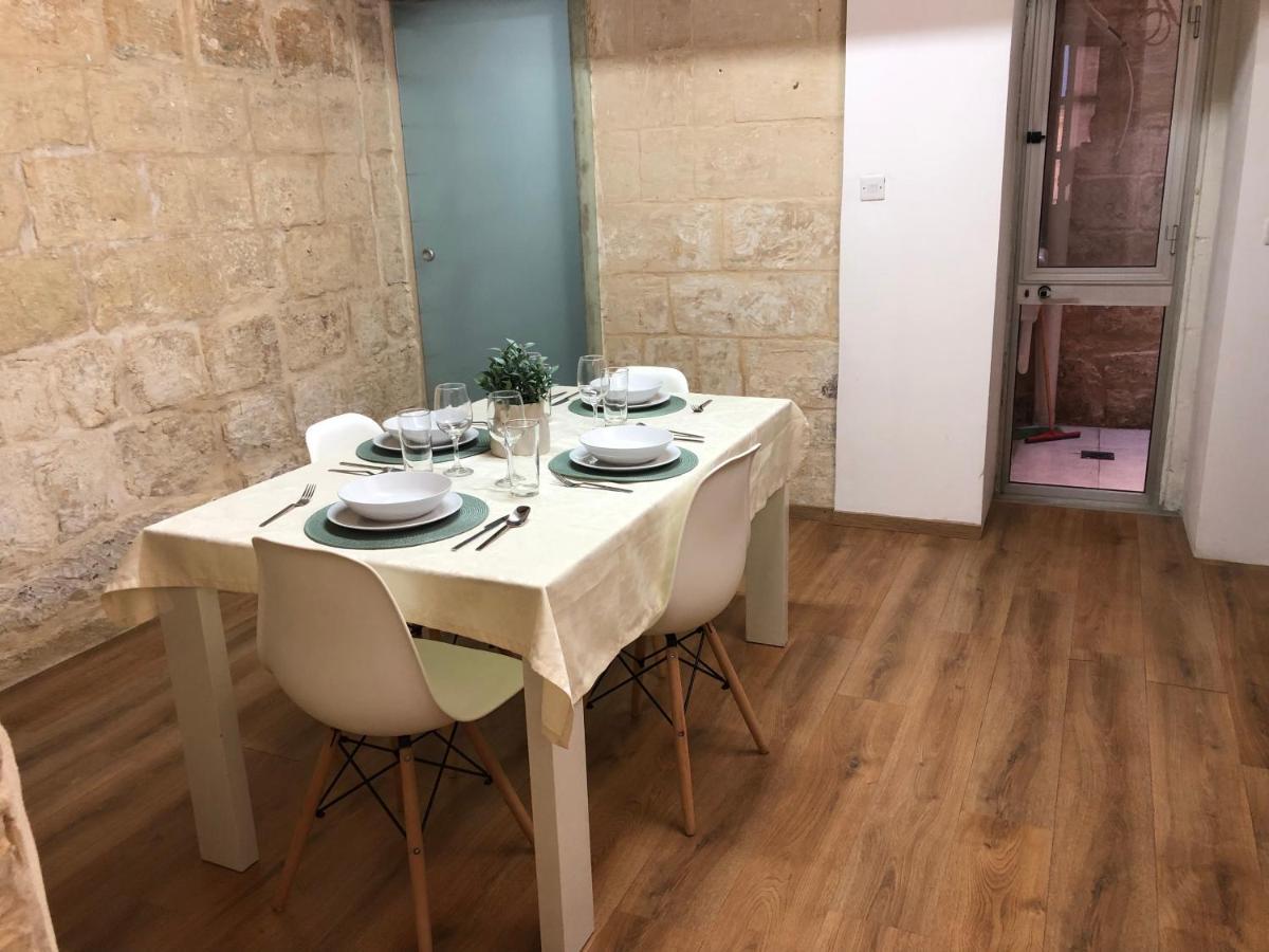 Floriana Cosy Townhouse Daire Dış mekan fotoğraf