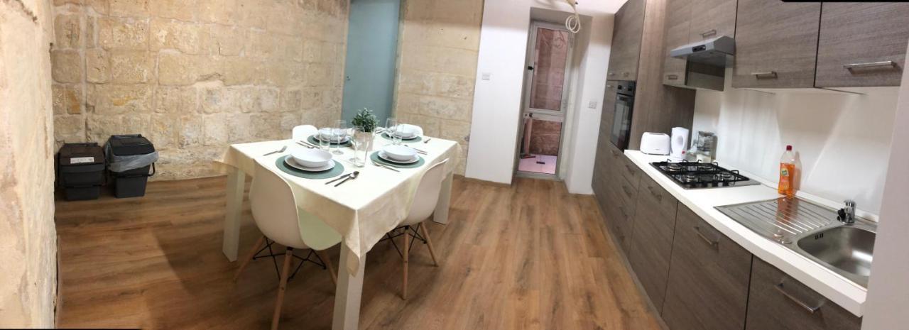 Floriana Cosy Townhouse Daire Dış mekan fotoğraf